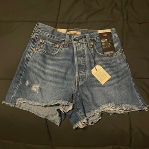 Levi’s Ribcage shorts